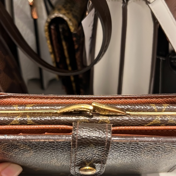 Vintage Louis Vuitton wallet - Picture 3 of 7